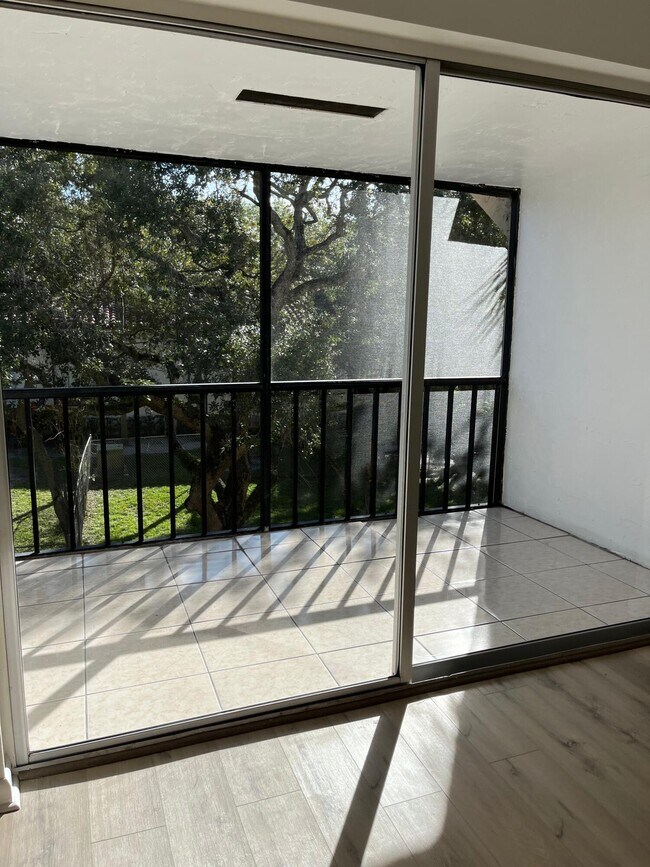 Building Photo - 480 NW 20th St