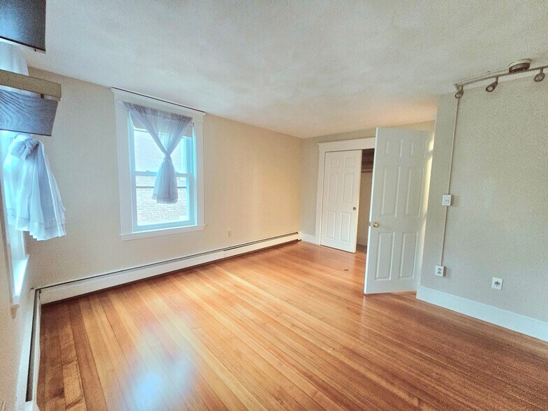 Building Photo - 39 South St