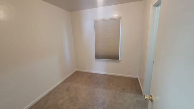 Building Photo - 1 bed 1 bath Sparks apartment For Rent