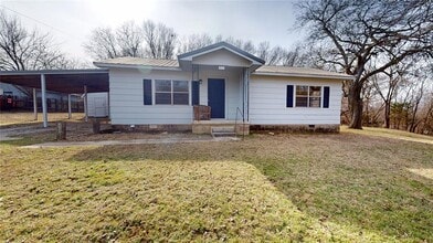 Building Photo - 517 E Vinita Ave