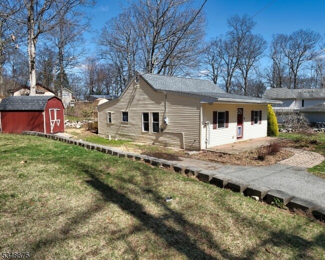 Building Photo - 8 Quinton Rd
