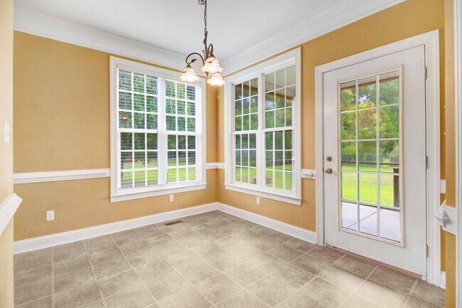 Building Photo - 200 Poplar Knoll Rd