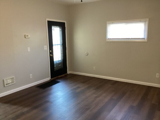 Building Photo - MOVE-IN SPECIAL!! - FIRST MONTH FREE!! - 1...