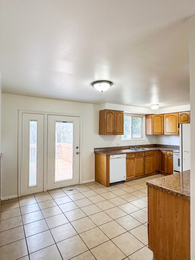 Building Photo - 5333 Peachwood Cir