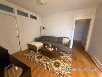 Building Photo - 40 Chester St