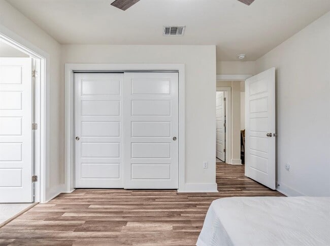 Building Photo - 7408 Merrick Ln