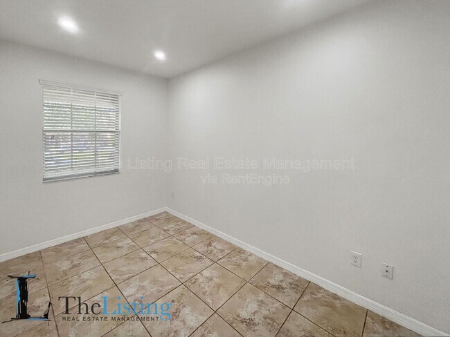 Building Photo - 11174 Savannah Landing Cir