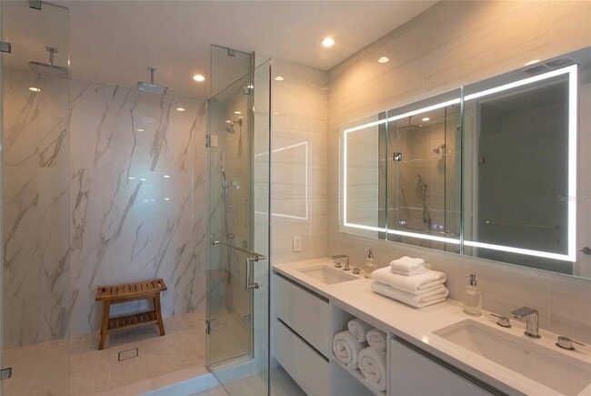 Building Photo - 400 Central Ave