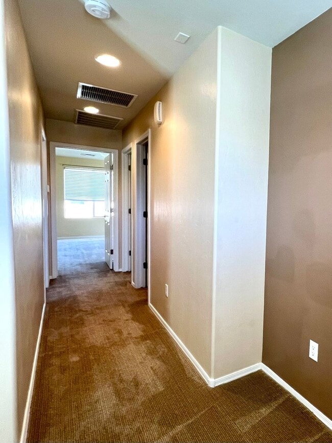 Building Photo - Nice 3 Bedroom Home in Sierra Morado