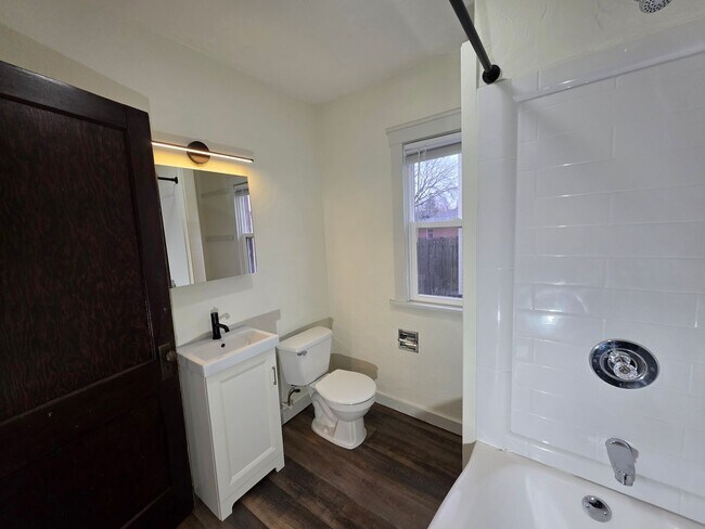 Building Photo - 1415 S 19th St