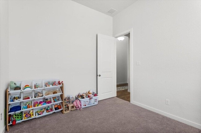 Building Photo - 849 Whitetail Dr