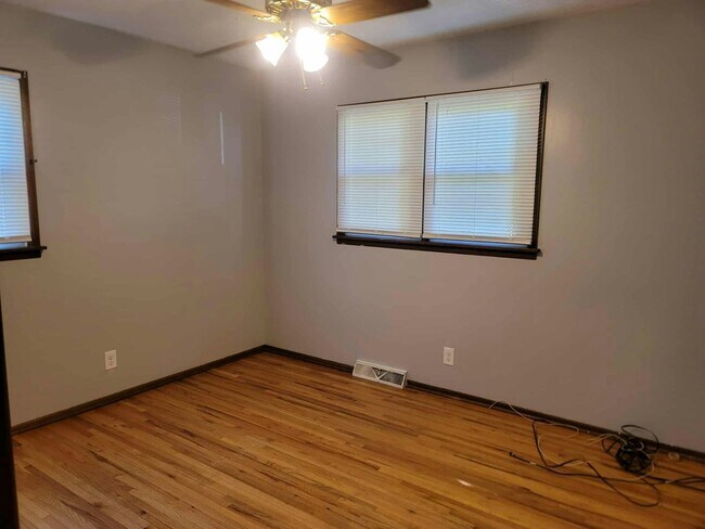 Building Photo - 2731 N Pershing Ct