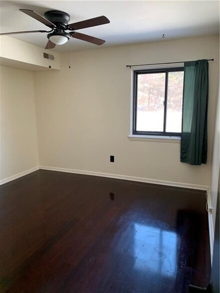 Building Photo - 1139 Hartford Ave