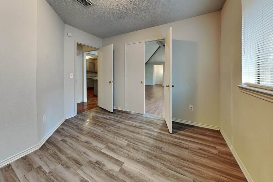 Building Photo - 11835 Garden Terrace Dr