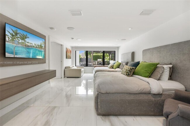 Building Photo - 9465 NW 52nd Doral Ln