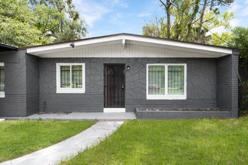 Building Photo - 9155 Sibbald Rd