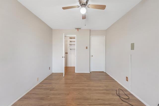 Building Photo - 1006 E Martin Ln