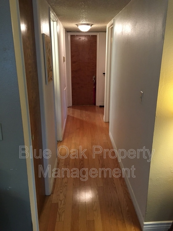 Building Photo - 1412 N Cherry St