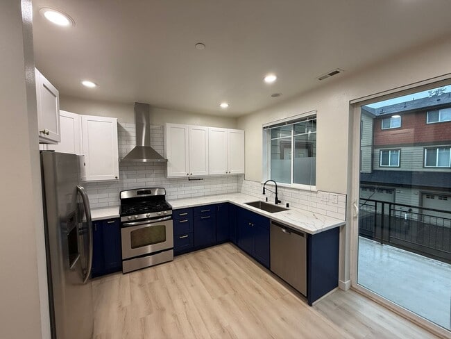 Building Photo - 19102 20th Dr SE