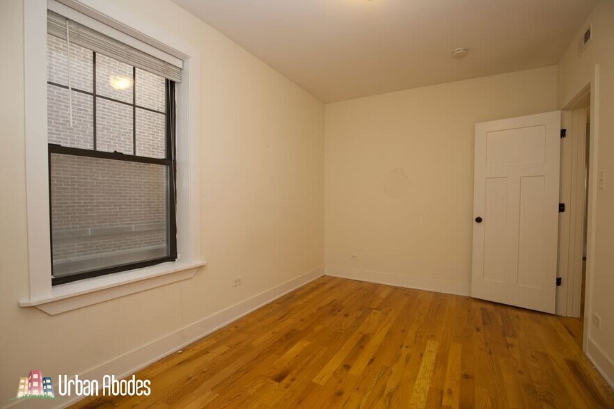 Building Photo - 1446 W Byron St