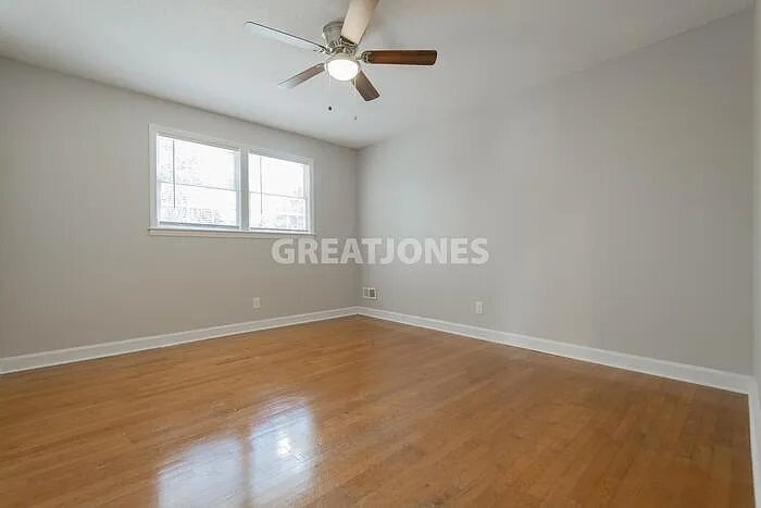 Building Photo - 817 Delta Dr