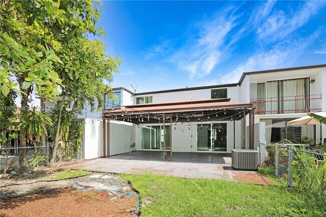 Building Photo - 12340 SW 20th Terrace
