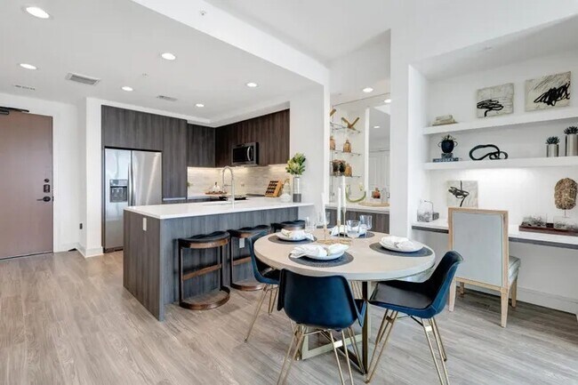 Building Photo - Luxury High-Rise Living with Up to 4 Weeks...