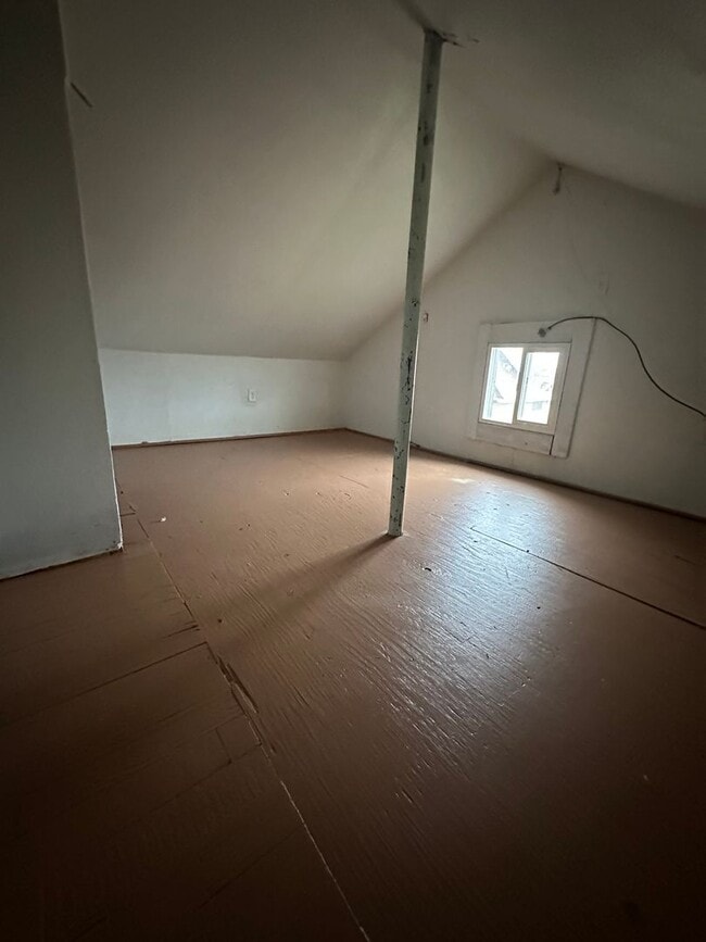 Building Photo - 805 S 5th Ave