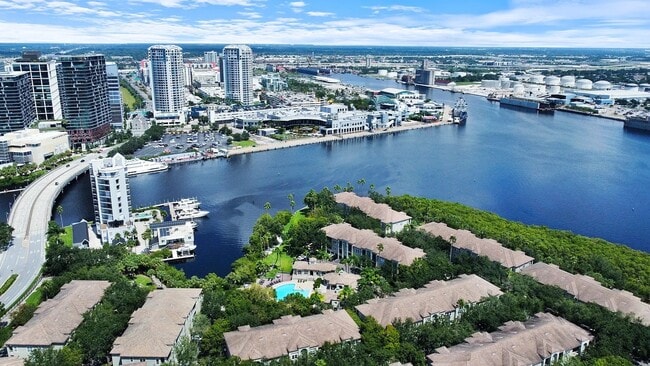 Building Photo - 708 Promenade Pl