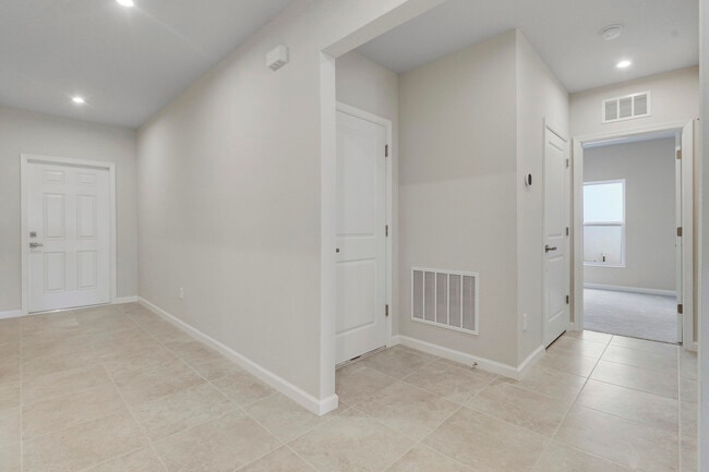 Building Photo - 15404 SW American St