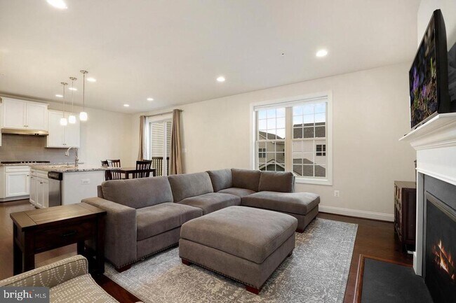 Building Photo - 13905 Bufflehead St