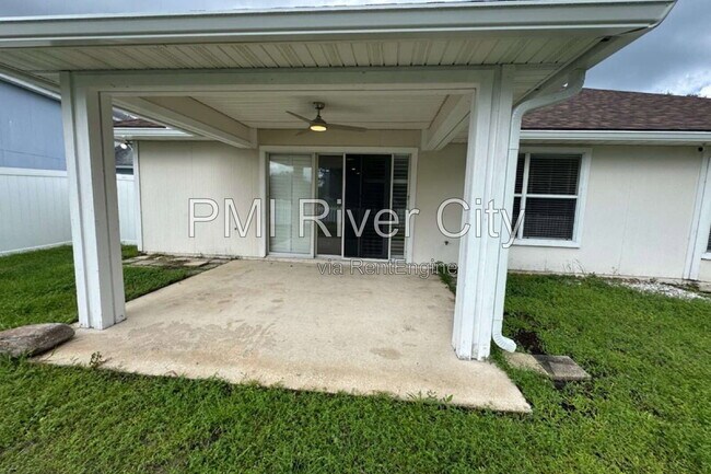 Building Photo - 13951 Summer Breeze Dr