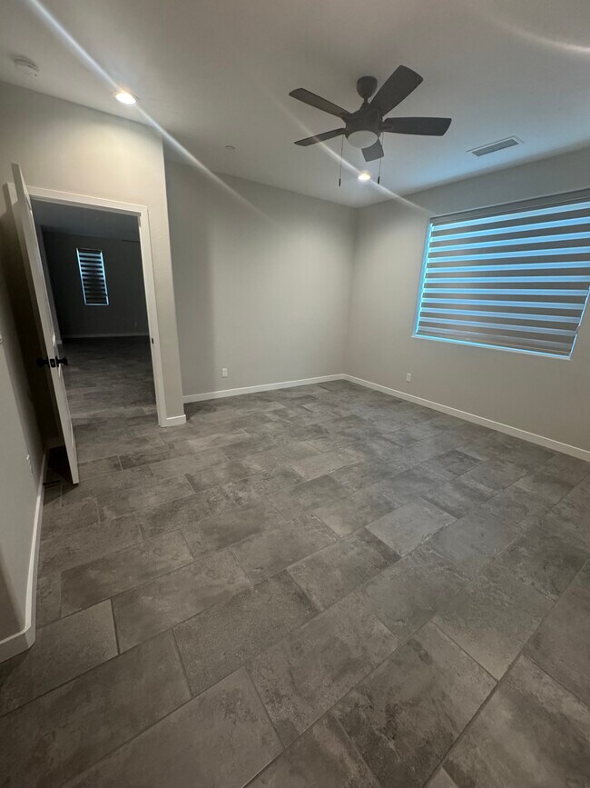 Building Photo - 850 Livio Way