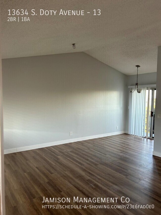 Building Photo - 13634 S Doty Ave