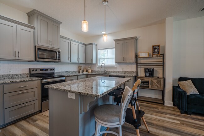 Building Photo - 158 Legacy Ln