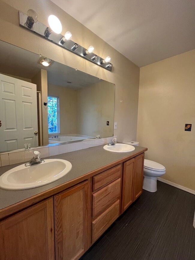 Building Photo - 3-Bedroom 2-Bathroom home in West Eugene