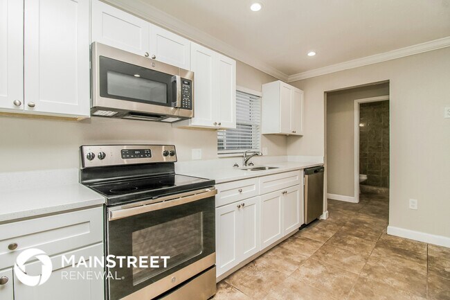 Building Photo - 1277 W Forest Lake Dr