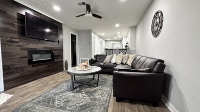 Building Photo - 6476 Voyles Dr