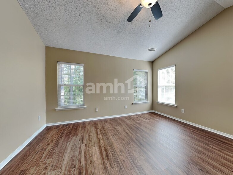 Building Photo - 3049 Buttonwood Ln