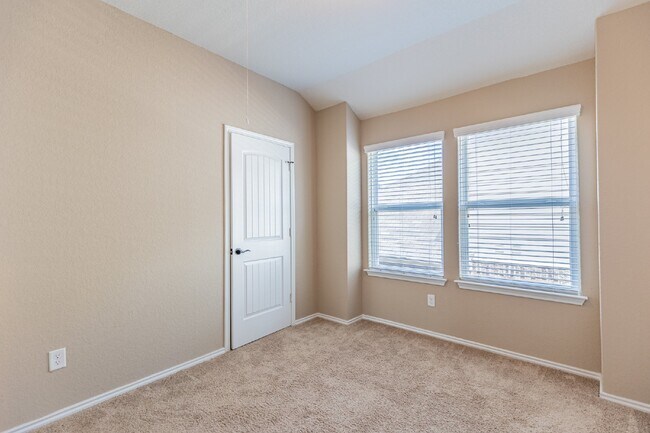 Building Photo - 12939 Texas Gold
