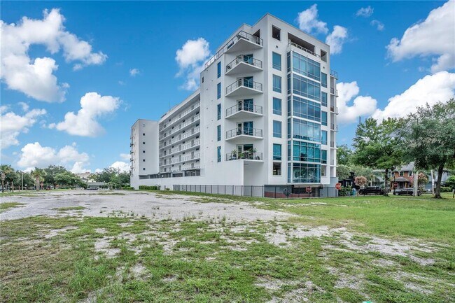 Building Photo - 525 E Jackson St