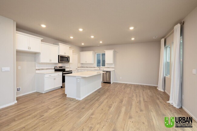 Building Photo - 12406 E Dickens Ln