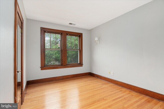 Building Photo - 1431 N Fillmore St