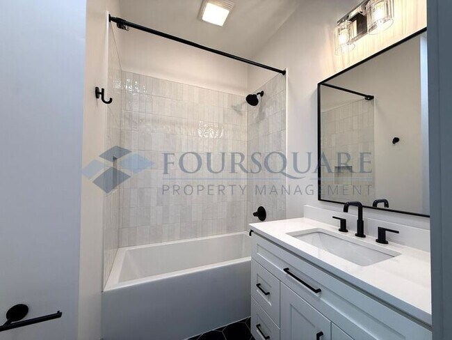 Building Photo - Modern 4-Bed / 4 Bath Townhome with Fireplace, Outdoor Spaces & Fenced Yard – Inside the Beltline...