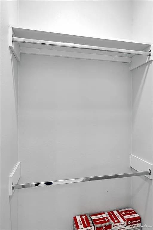 Building Photo - 19 South Dr