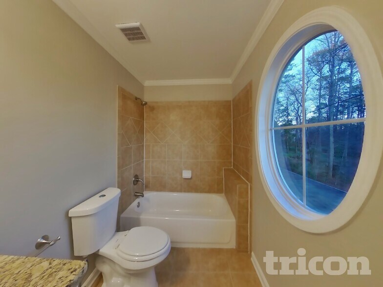 Building Photo - 4919 Post Oak Tritt Rd