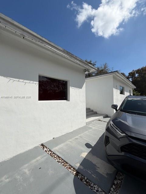 Building Photo - 311 SW 44th Ave