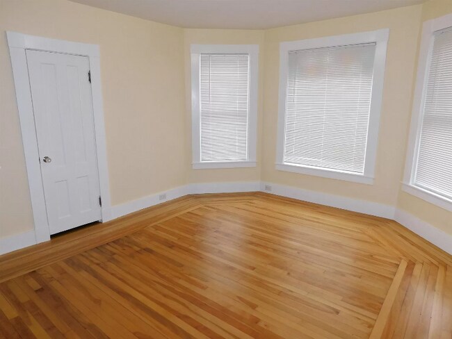 Building Photo - 46 Kingsley Ave