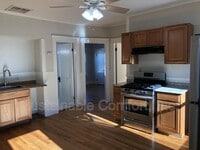 Building Photo - 26 Sterling St