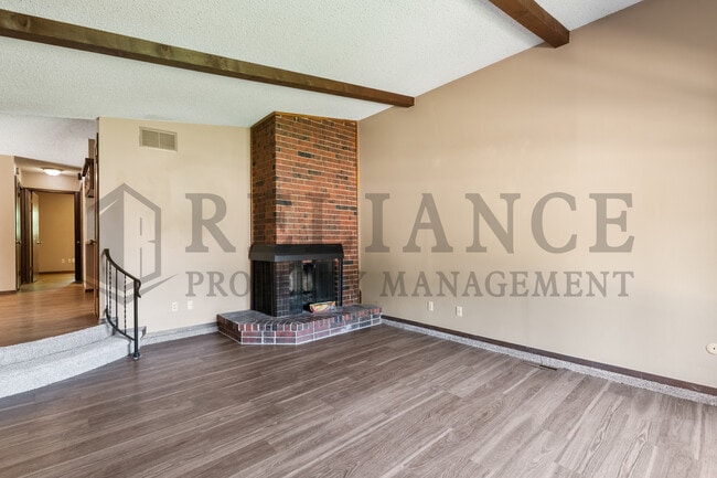 Building Photo - 2203 S Lori Ln